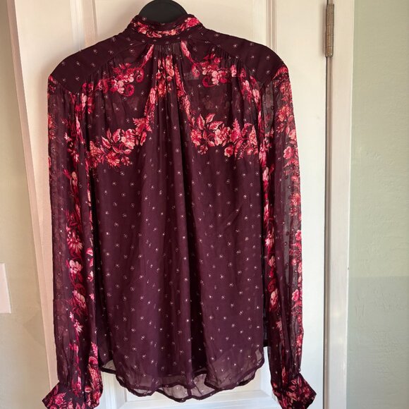 HEMANT & NANDITA Tops - Hemant & Nandita Blouse Red Beige Metallic Floral Sheer Size Small NWT